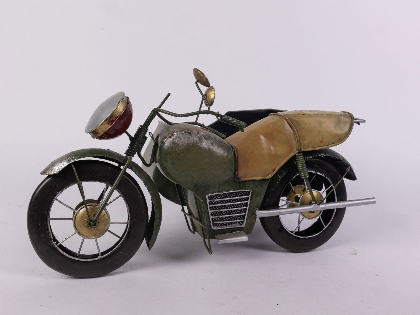 Decorative Model Motorcycle with Sidecar (1 of 3)