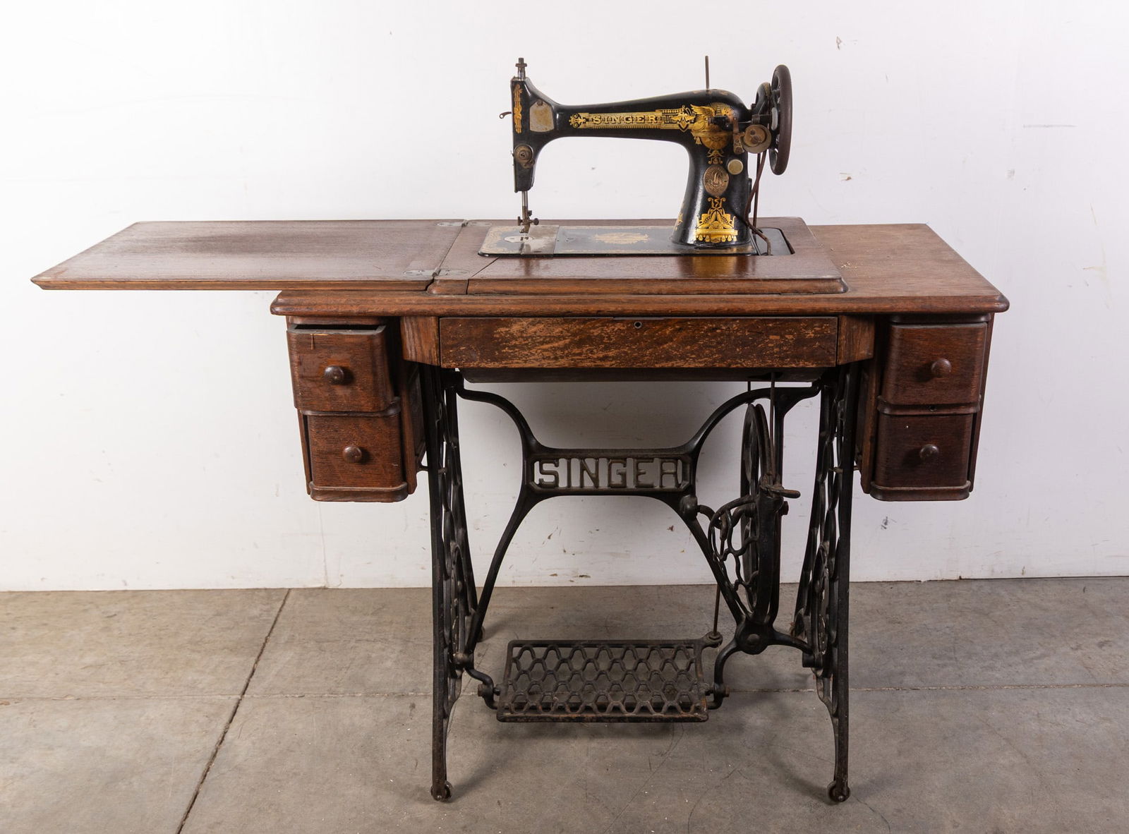 Antique Singer Sewing Machine Table with Cast Iron Treadle (1 of 3)