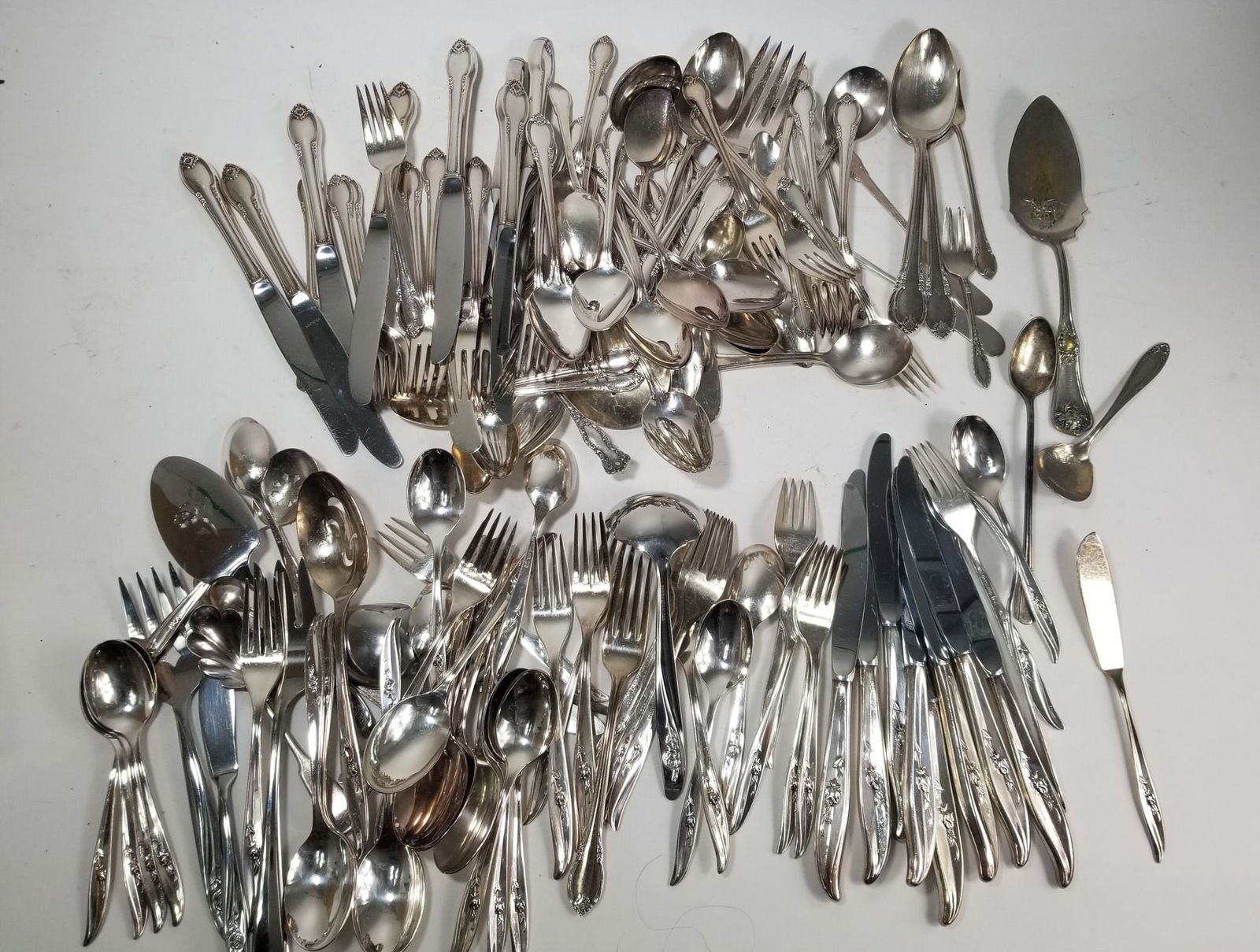 2 Set Of Silver Plated Cutlery Both W.M Rogers Stamped IS: 2 Set Of Silver Plated Cutlery Both W.M Rogers Stamped ISLiteratureBrooks Auction – Online Auction Terms & Conditions Contact: (856) 694-2960 | info@brooks.auction READ BEFORE YOU BID: We want