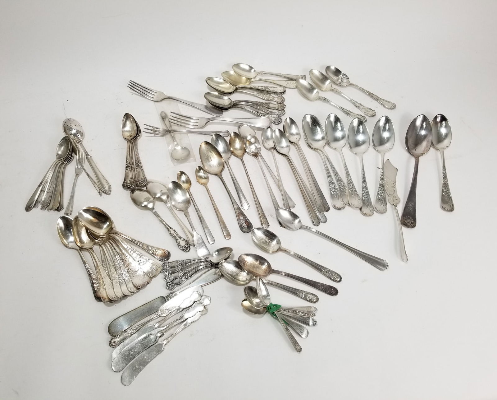 Silver Plate flatware FT. W.M Rogers,Reed and Barton 6 Teaspoons Marked sterling (1 of 1)