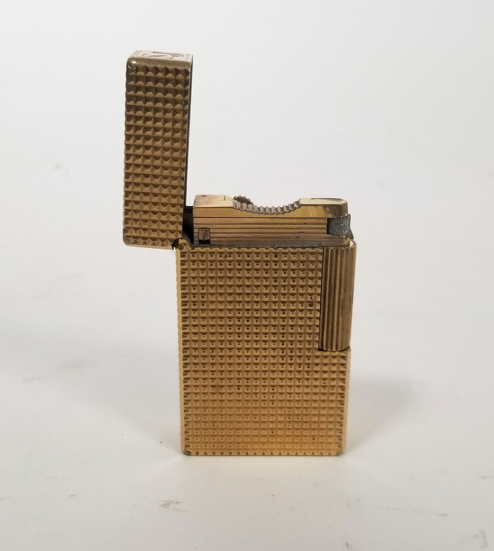 Vintage St. Dupont Lighter: Vintage St. Dupont Lighter Literature Brooks Auction – Online Auction Terms & Conditions Contact: (856) 694-2960 | info@brooks.auction READ BEFORE YOU BID: We want you to feel confident when bid