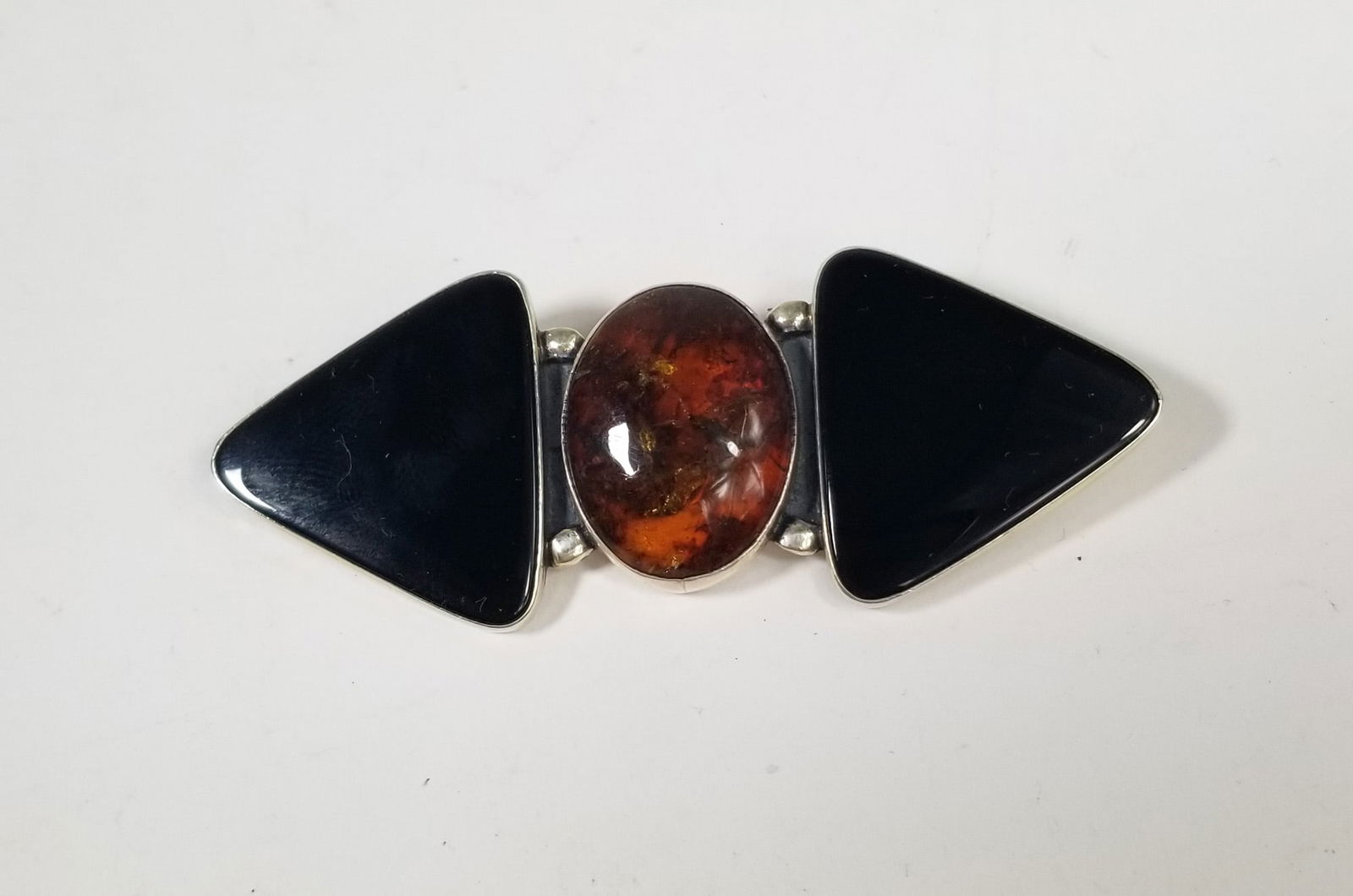 Navajo Sterling Pin WIth Honey Amber and Onyx: Navajo Sterling Silver Pin WIth Honey Amber and Onyx Stamped Sterling