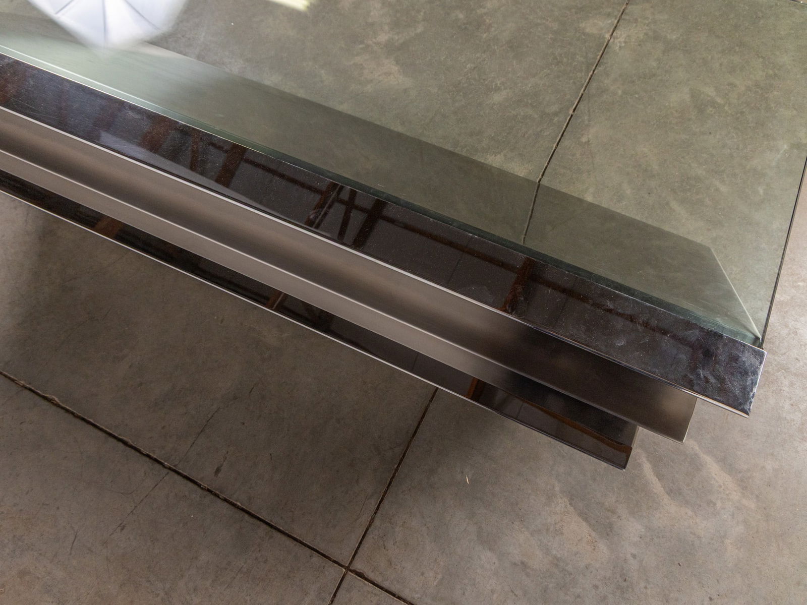 J. Wade Beam | Breuton Cantilever Glass Table - 8