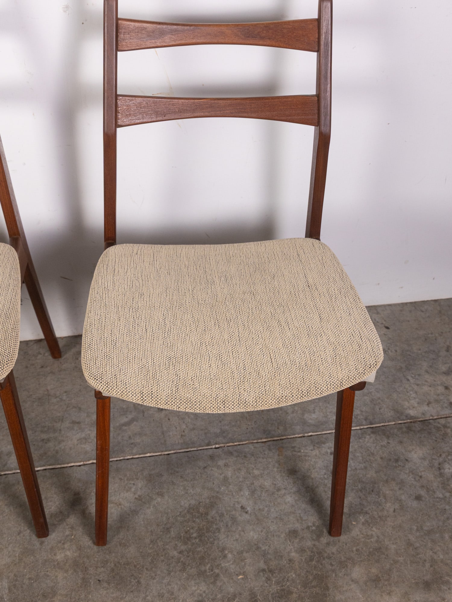 Habeo | (6) Modern "Boomerang" Teak Chairs - 10