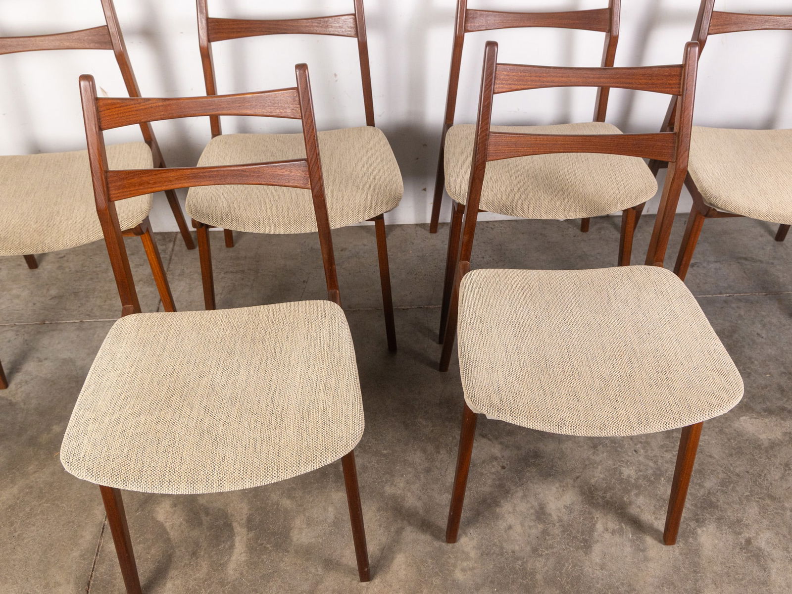 Habeo | (6) Modern "Boomerang" Teak Chairs - 2