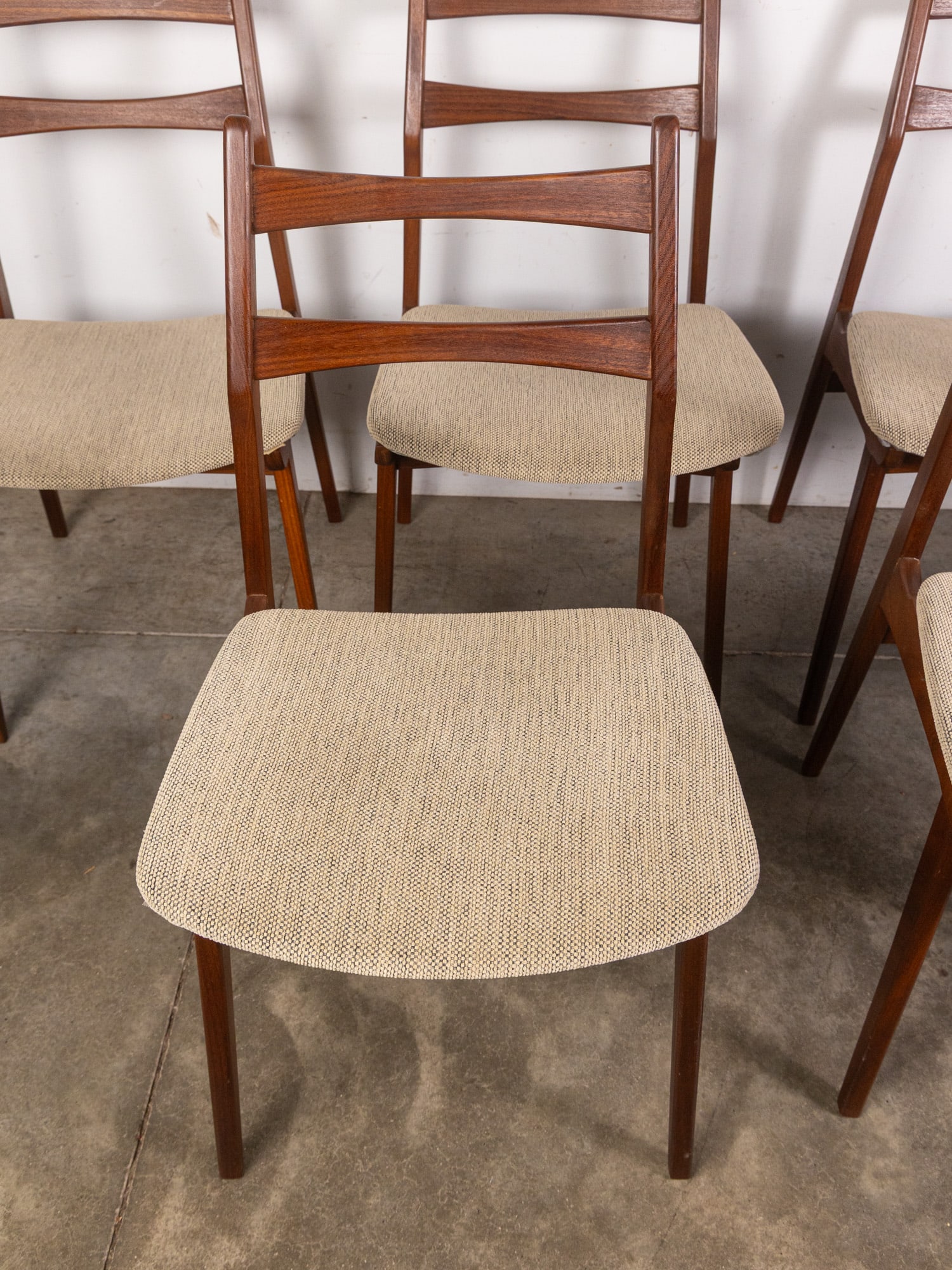 Habeo | (6) Modern "Boomerang" Teak Chairs - 3