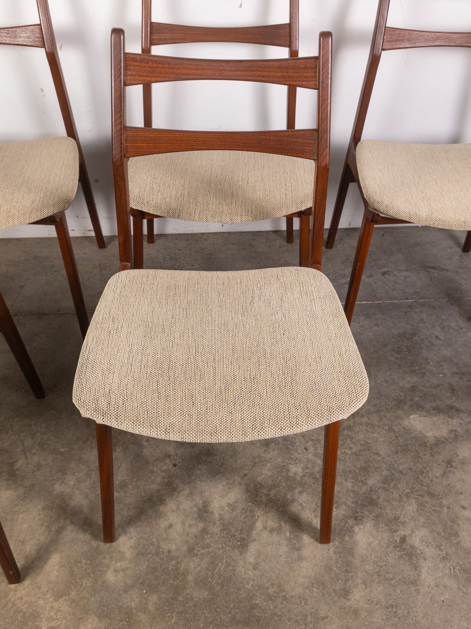 Habeo | (6) Modern "Boomerang" Teak Chairs - 4