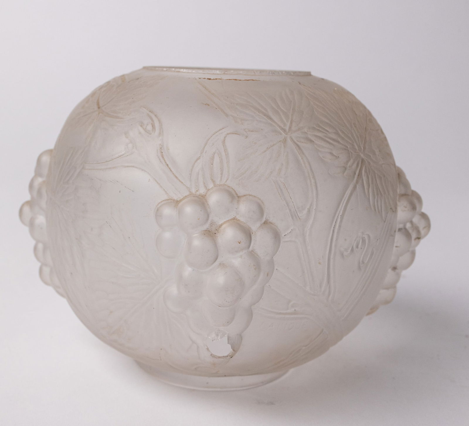 René Lalique | "Raisins" Perfume Burner, Frosted Glass Globe - 4