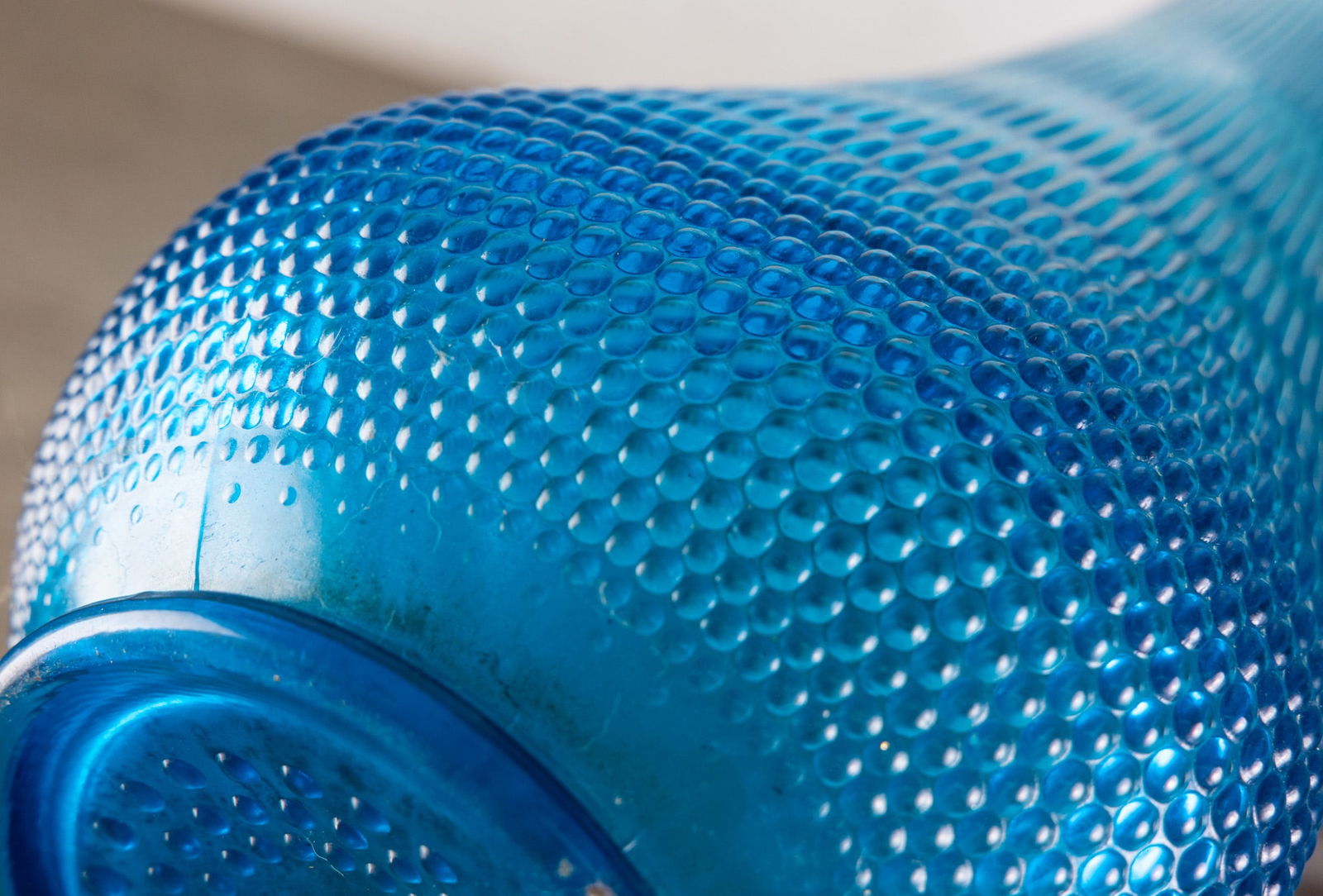 L.E. Smith | Sizeable Mid Century "Nubby Butt" Swung Vase - 9