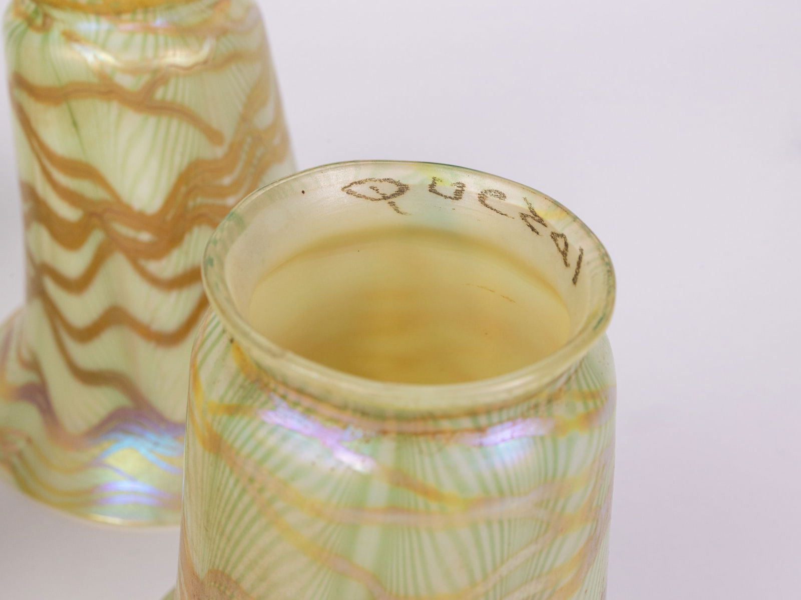 Quezal | (4) Iridescent Pulled Feather Glass Shades - 4