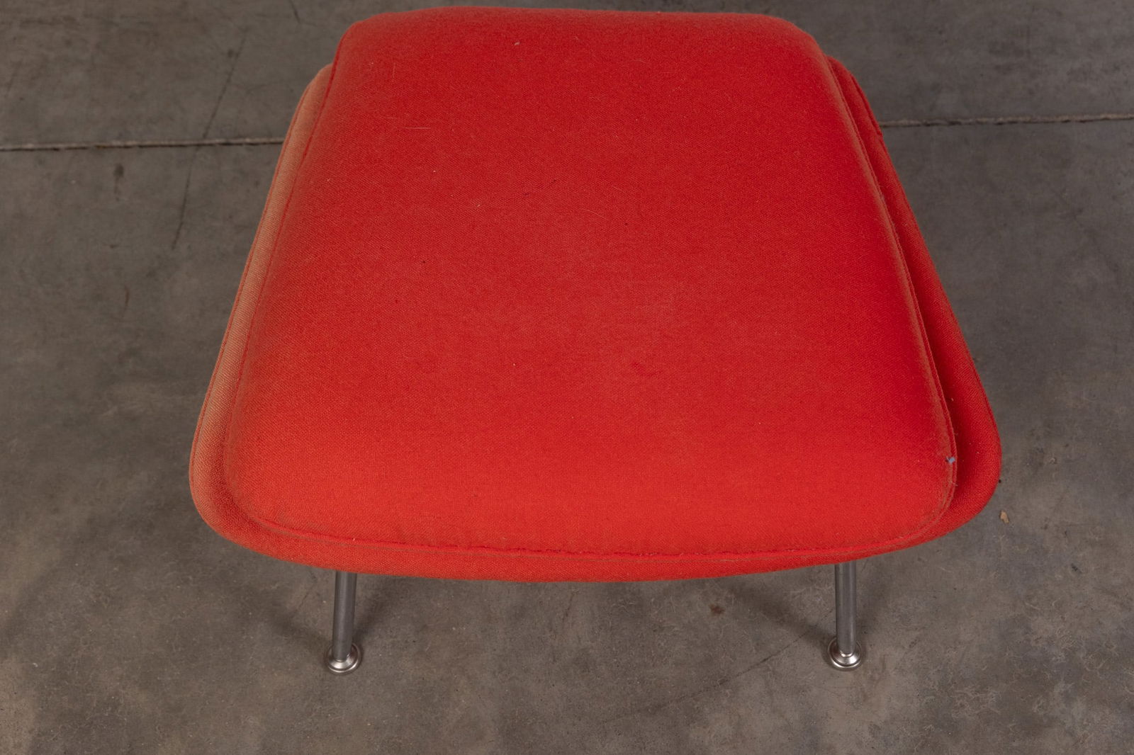 Eero Saarinen | Knoll "Womb" Ottoman - 2