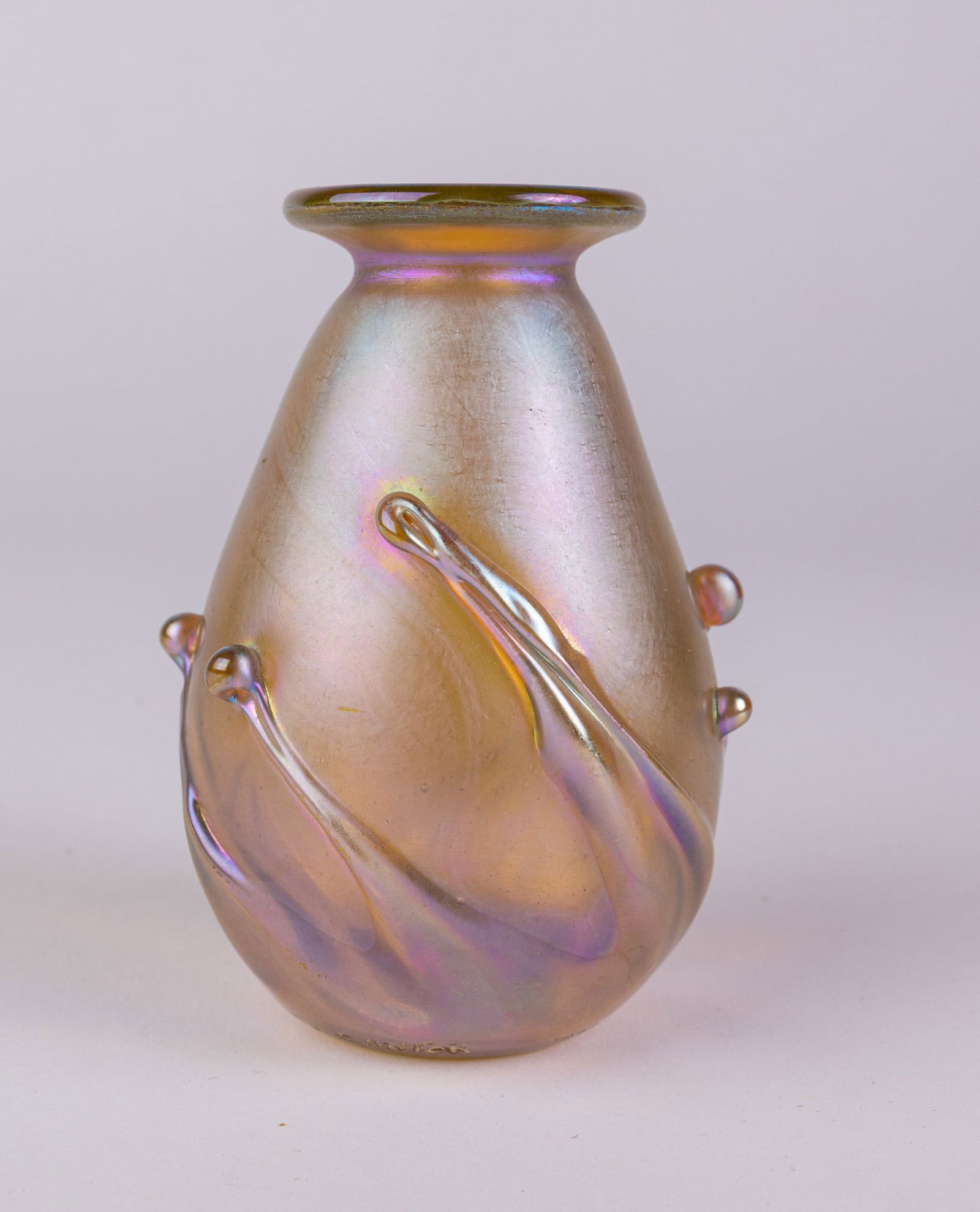 Mark Cantor | c. 1977 Lundberg Studios Iridescent Gold Vase: From Lundberg Studios website, "We are a premier art glass manufacturing company. For over 47 years, we have produced some of the finest art glass of our times. Lundberg Studios is located in the