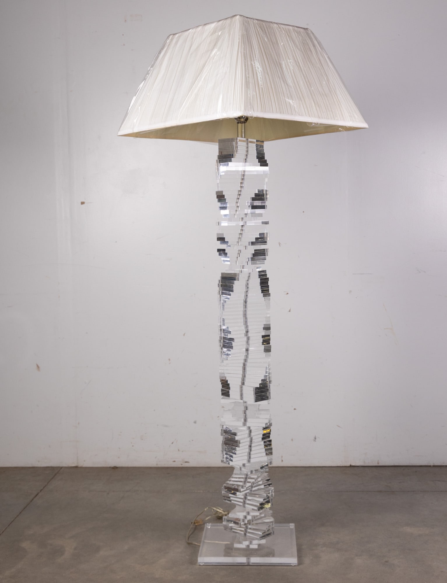 Karl Springer Attr. | Modern Stacked Lucite Helix Floor Lamp (1 of 10)
