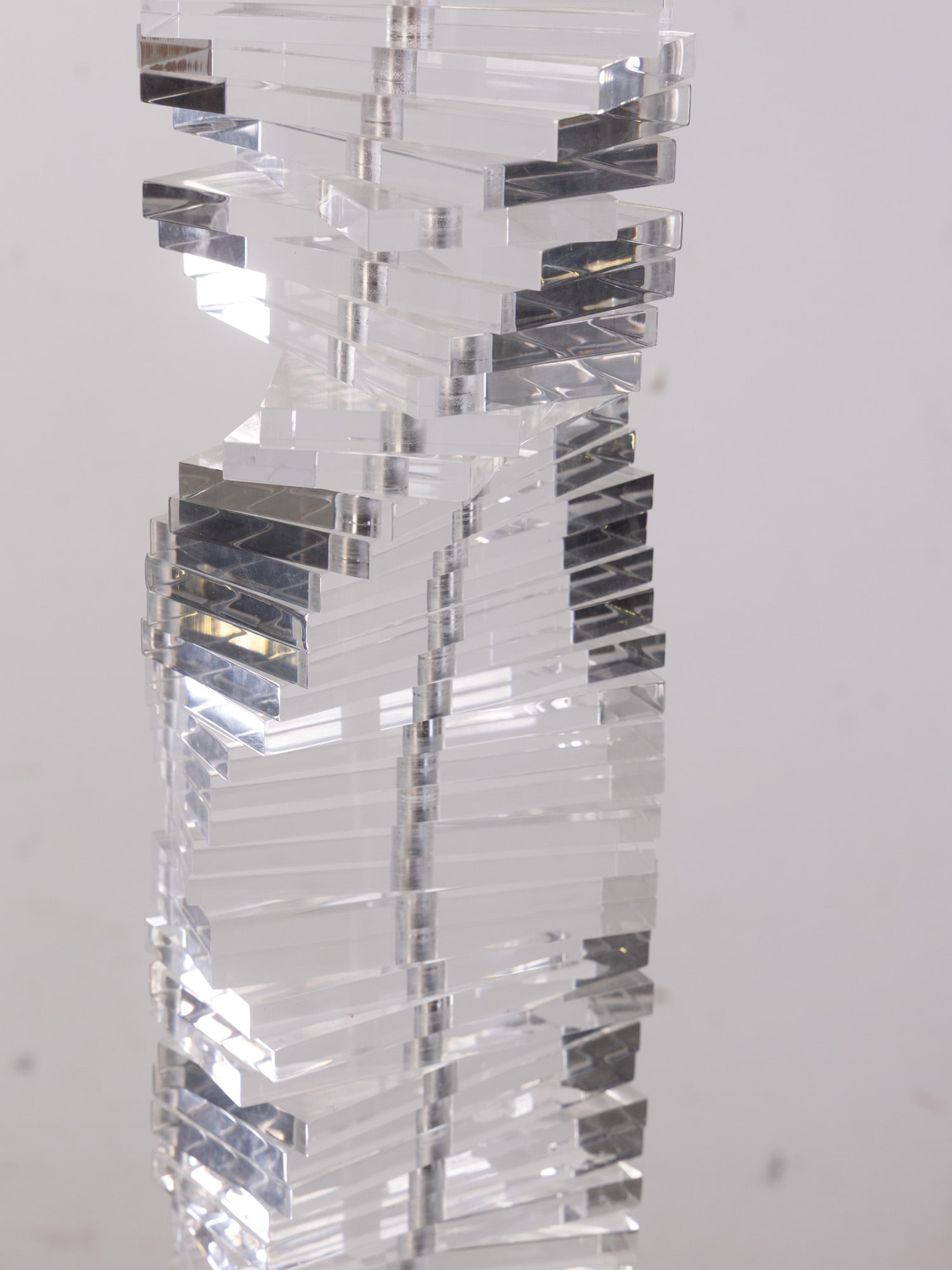 Karl Springer Attr. | Modern Stacked Lucite Helix Floor Lamp - 3