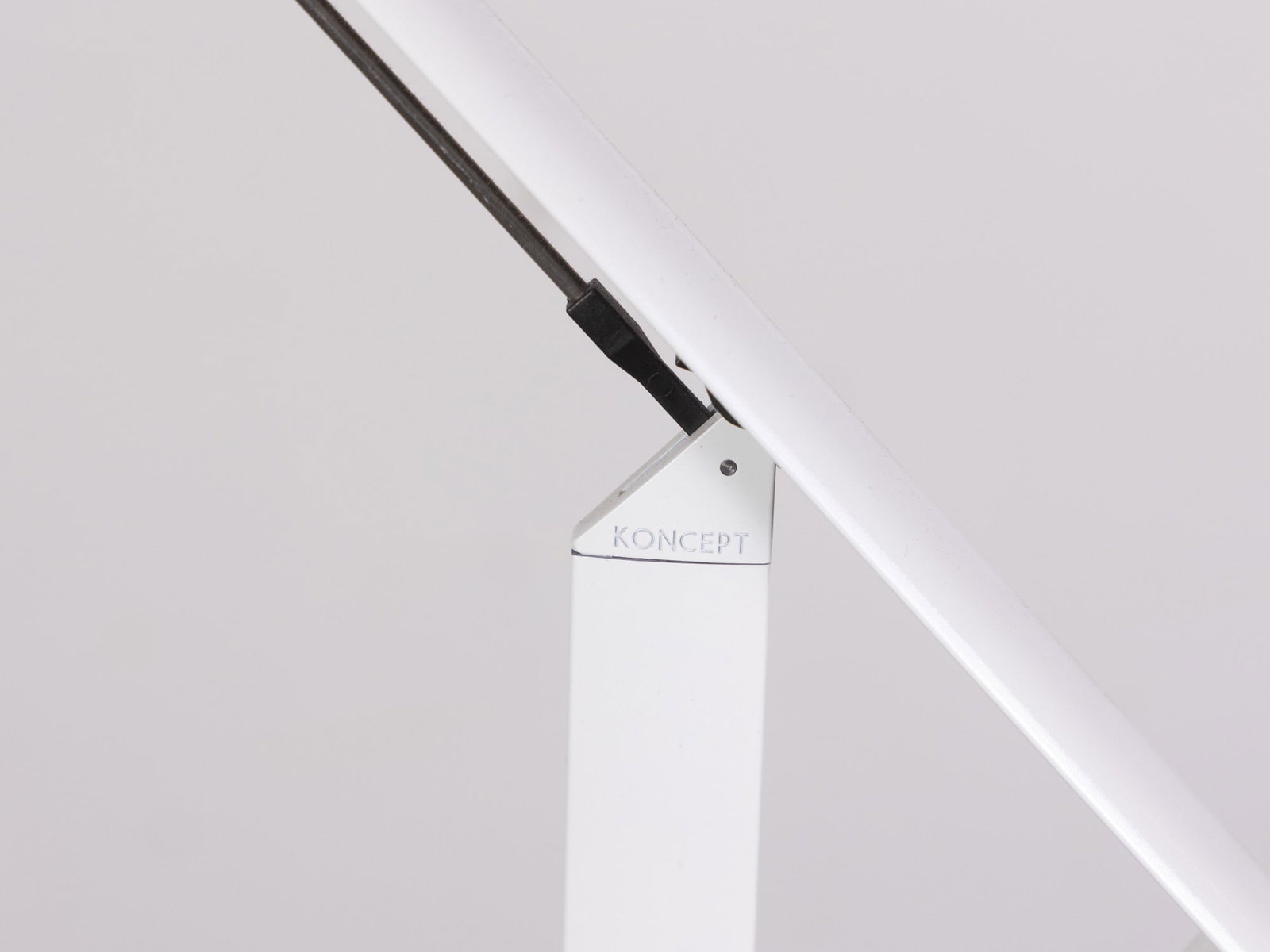 Koncept | Modern Equo Floor Lamp - 6