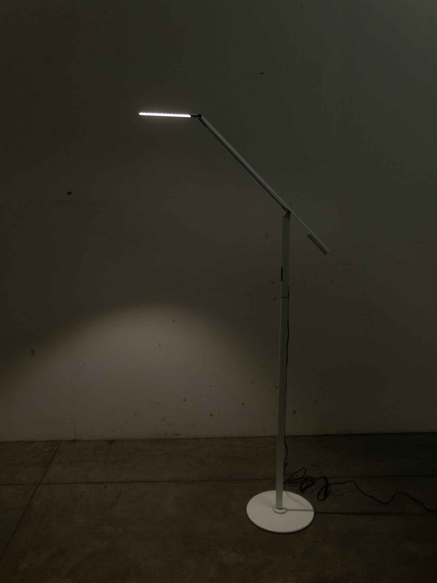 Koncept | Modern Equo Floor Lamp - 8