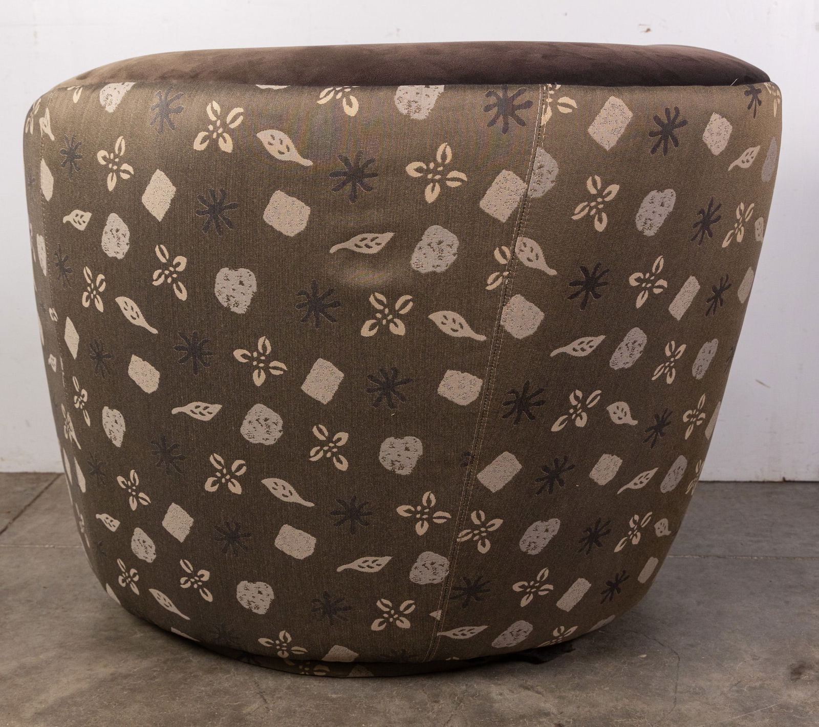 Vladimir Kagan Attr. | "Nautilus" Chair - 5