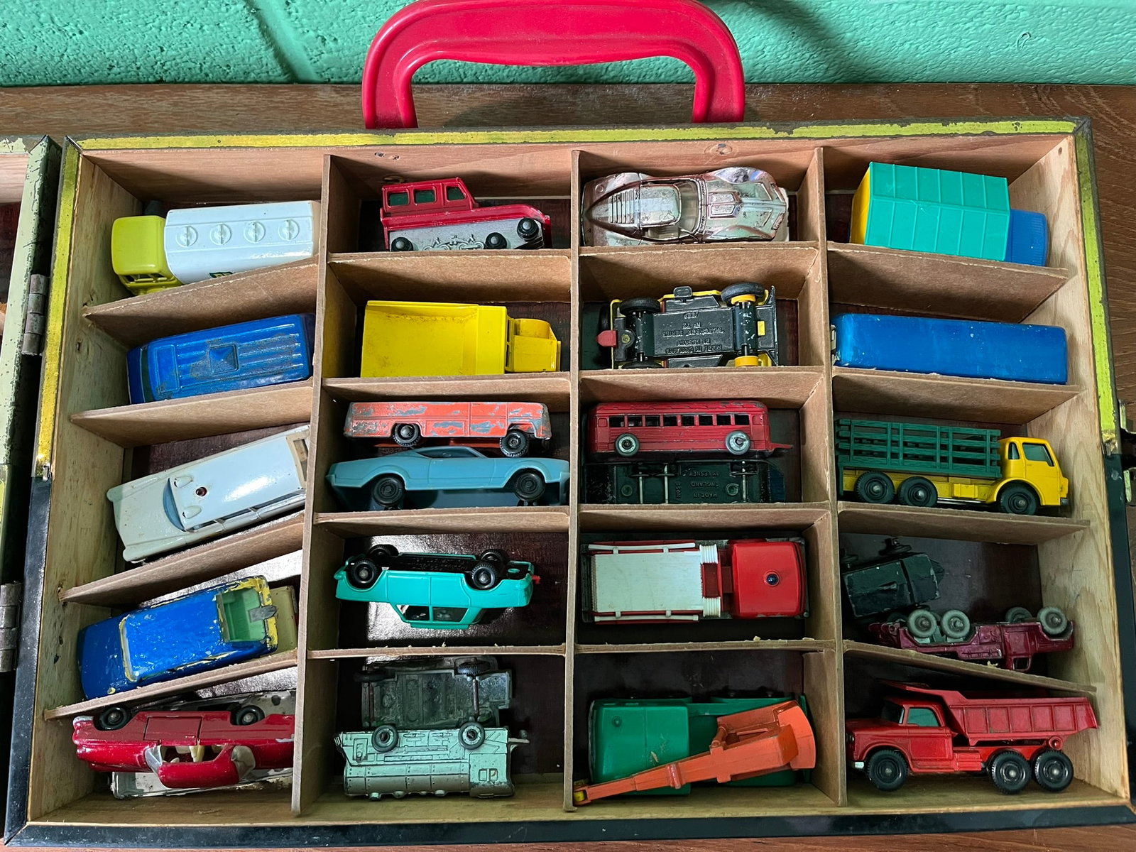 Vintage Miniature Cars Carrying Case with Cars - 2