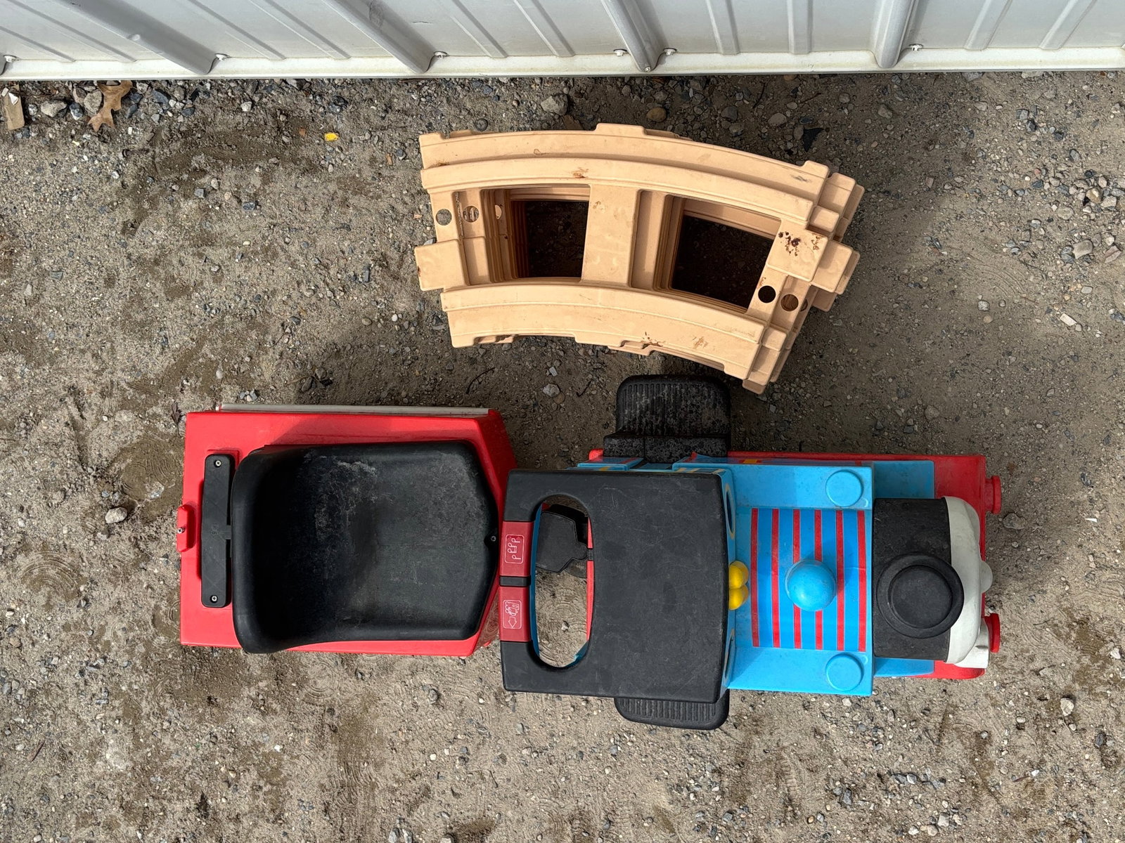 Thomas the Tank Engine Ride-On Train - 3