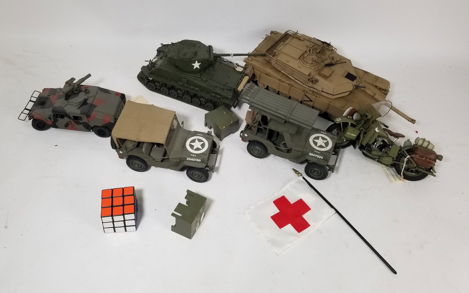 Assortment of Franklin and Danbury Mint Military Vehicles - 2