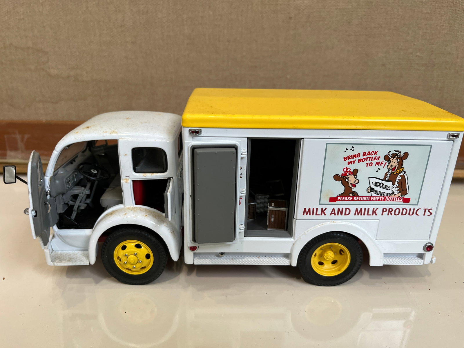 Pair of Danbury Mint Delivery Trucks - 5