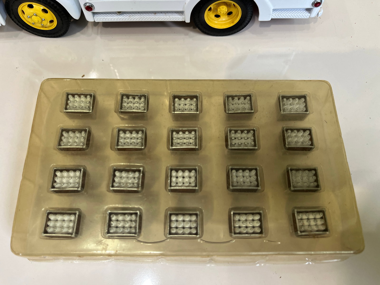 Pair of Danbury Mint Delivery Trucks - 6