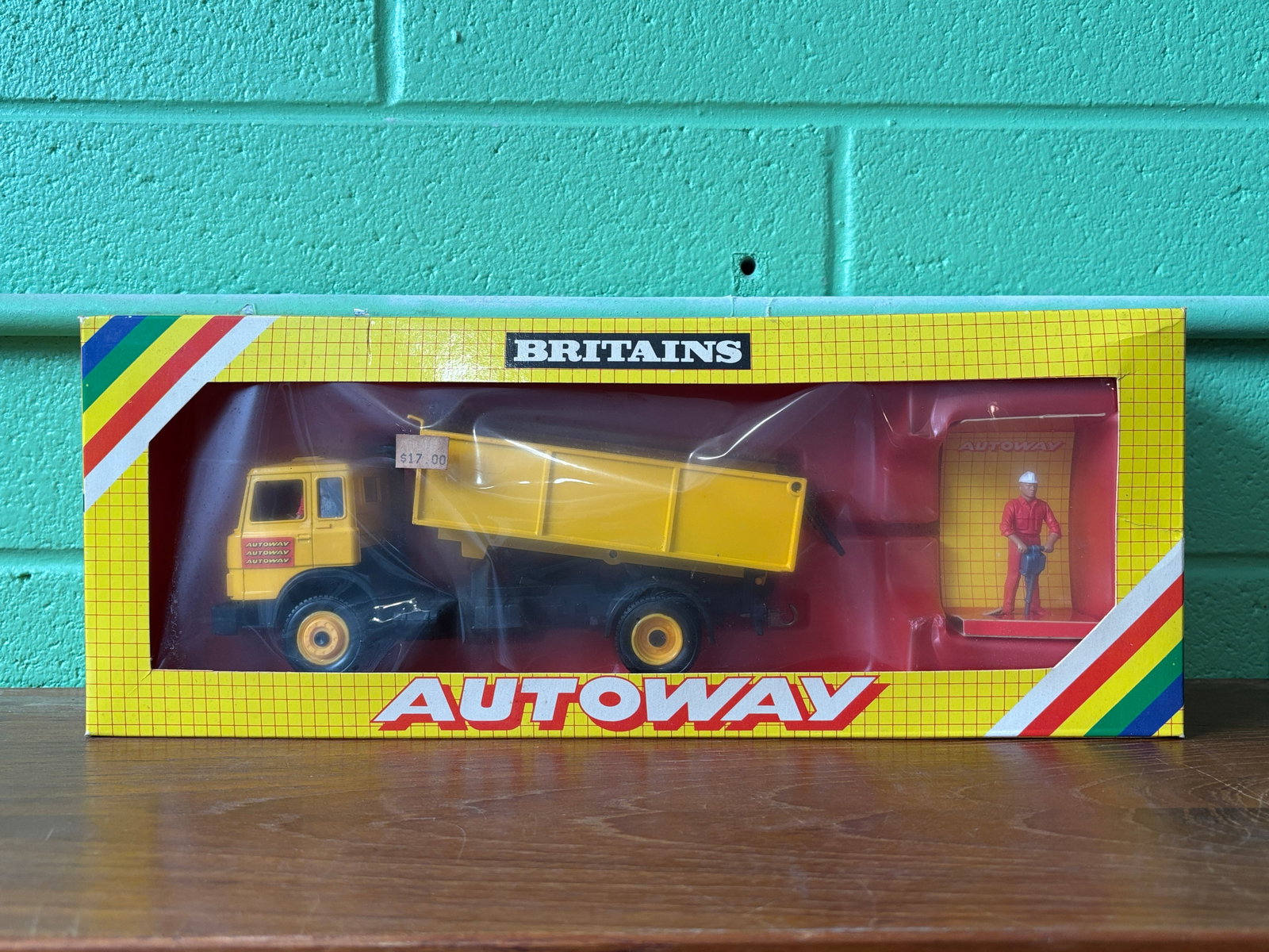Britains Autoway 98815 Tipper Truck in Original Box: Britains Autoway 98815 Tipper Truck in Original Box Literature Brooks Auction – Online Auction Terms & Conditions Contact: (856) 694-2960 | info@brooks.auction READ BEFORE YOU BID: We want you t