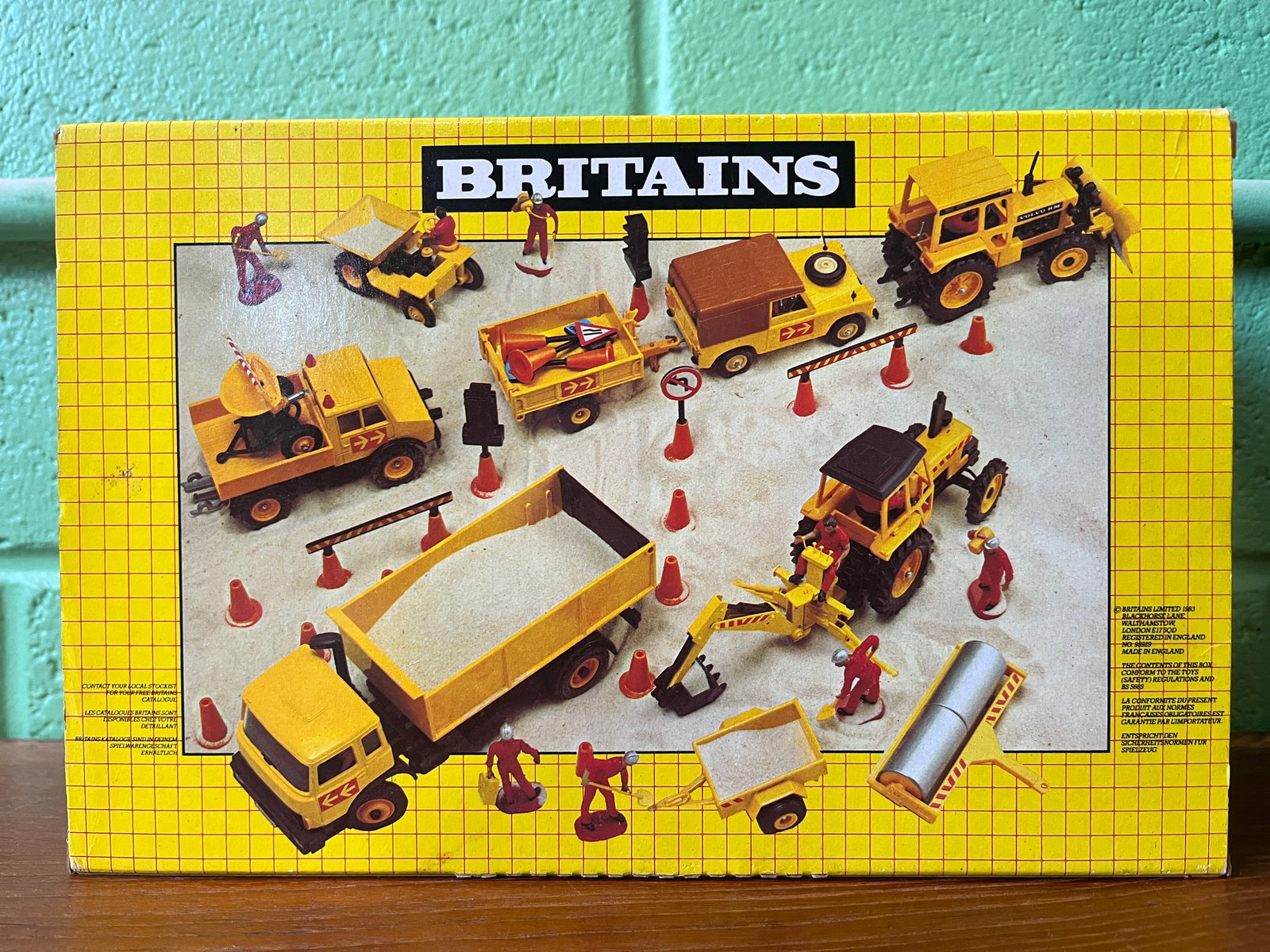 Britains Autoway 9880 Volvo Tractor in Original Box - 2