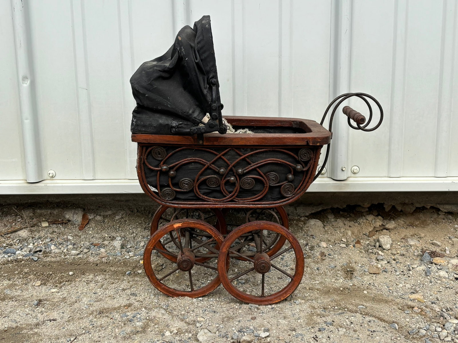 Vintage Victorian Style Baby Doll Stroller: Vintage Victorian Style Baby Doll Stroller Literature Brooks Auction – Online Auction Terms & Conditions Contact: (856) 694-2960 | info@brooks.auction READ BEFORE YOU BID: We want you to feel co