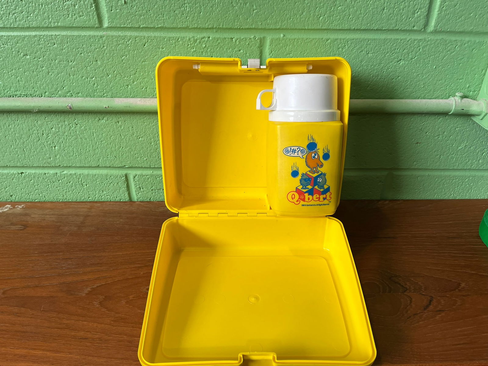 Vintage Q*bert Lunchbox and Thermos - 2