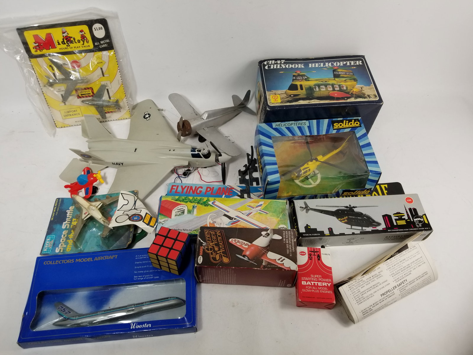 Aviation Toy and Model Assortment - 2