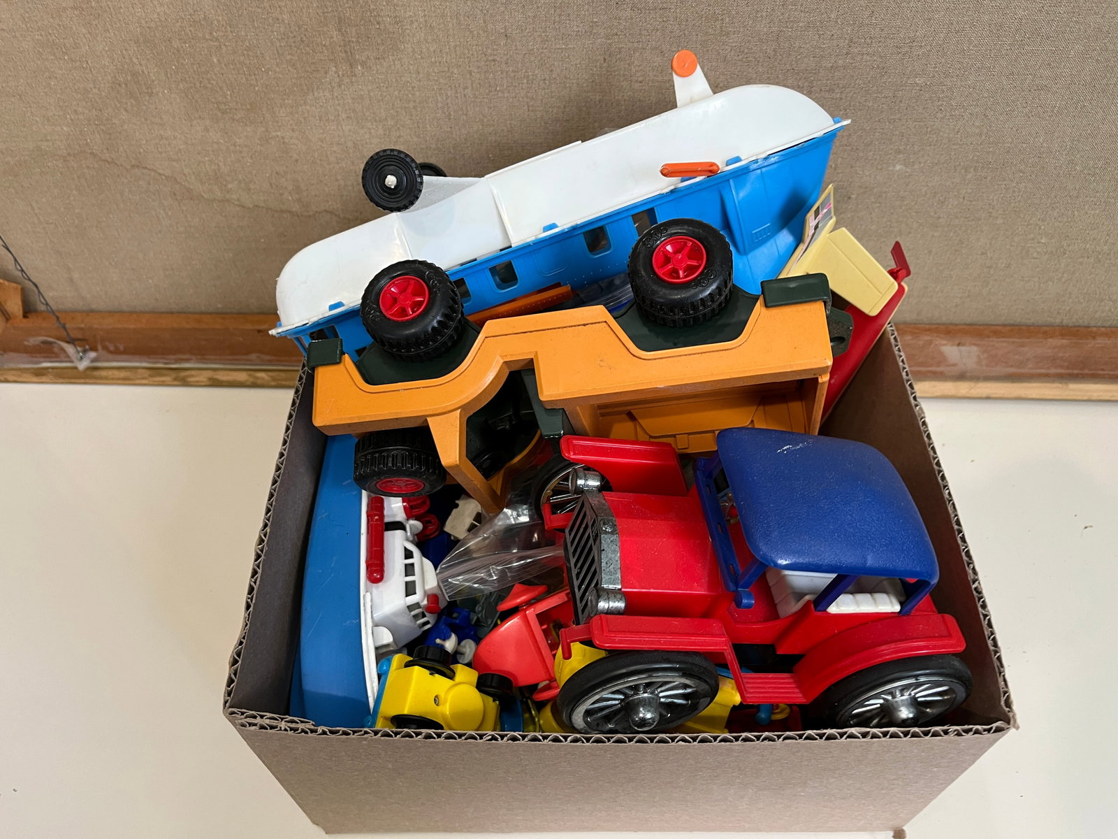 Assortment of Plastic Toy Vehicles: Assortment of Plastic Toy Vehicles Literature Brooks Auction – Online Auction Terms & Conditions Contact: (856) 694-2960 | info@brooks.auction READ BEFORE YOU BID: We want you to feel confident