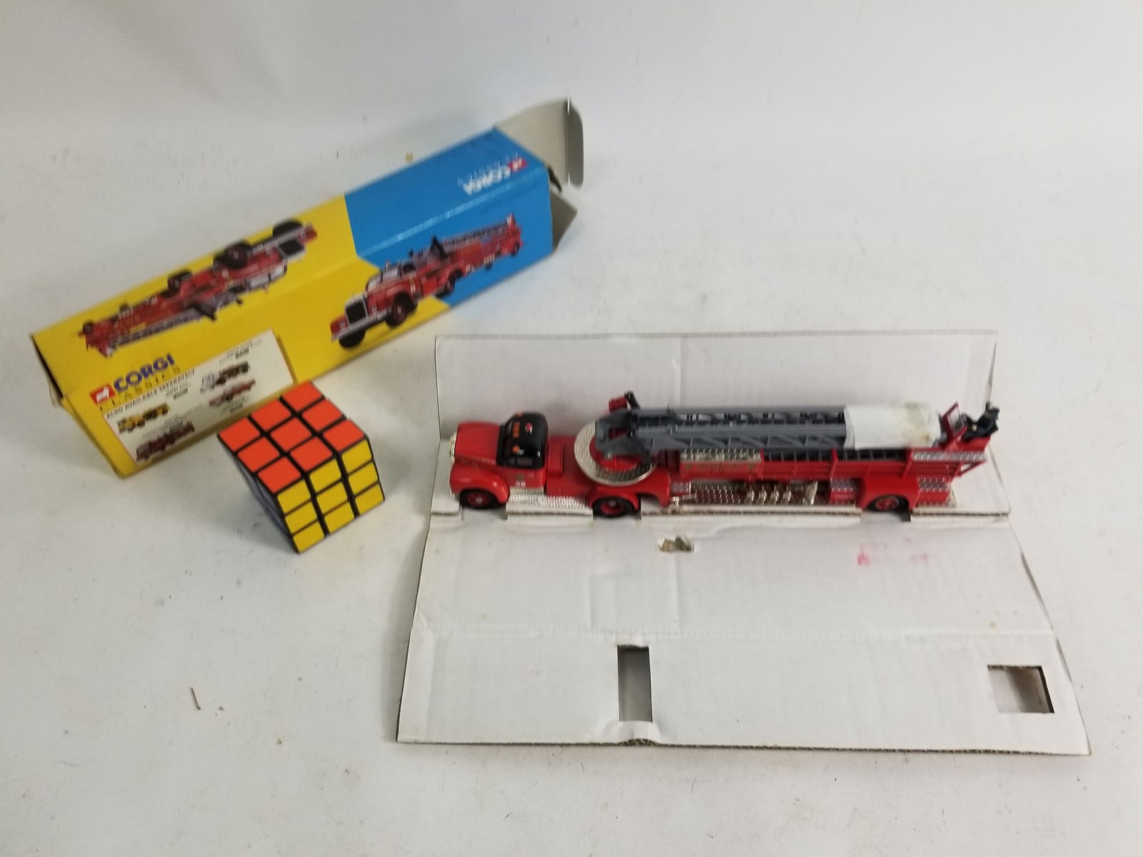 Corgi Classics Mack Aerial Ladder Truck 52701 in Original Box - 2