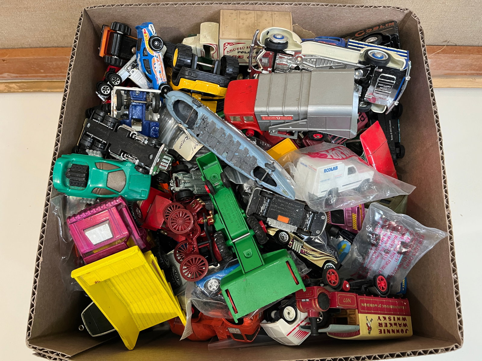 Assortment of Toy Vehicles: Assortment of Toy Vehicles Literature Brooks Auction – Online Auction Terms & Conditions Contact: (856) 694-2960 | info@brooks.auction READ BEFORE YOU BID: We want you to feel confident when bid