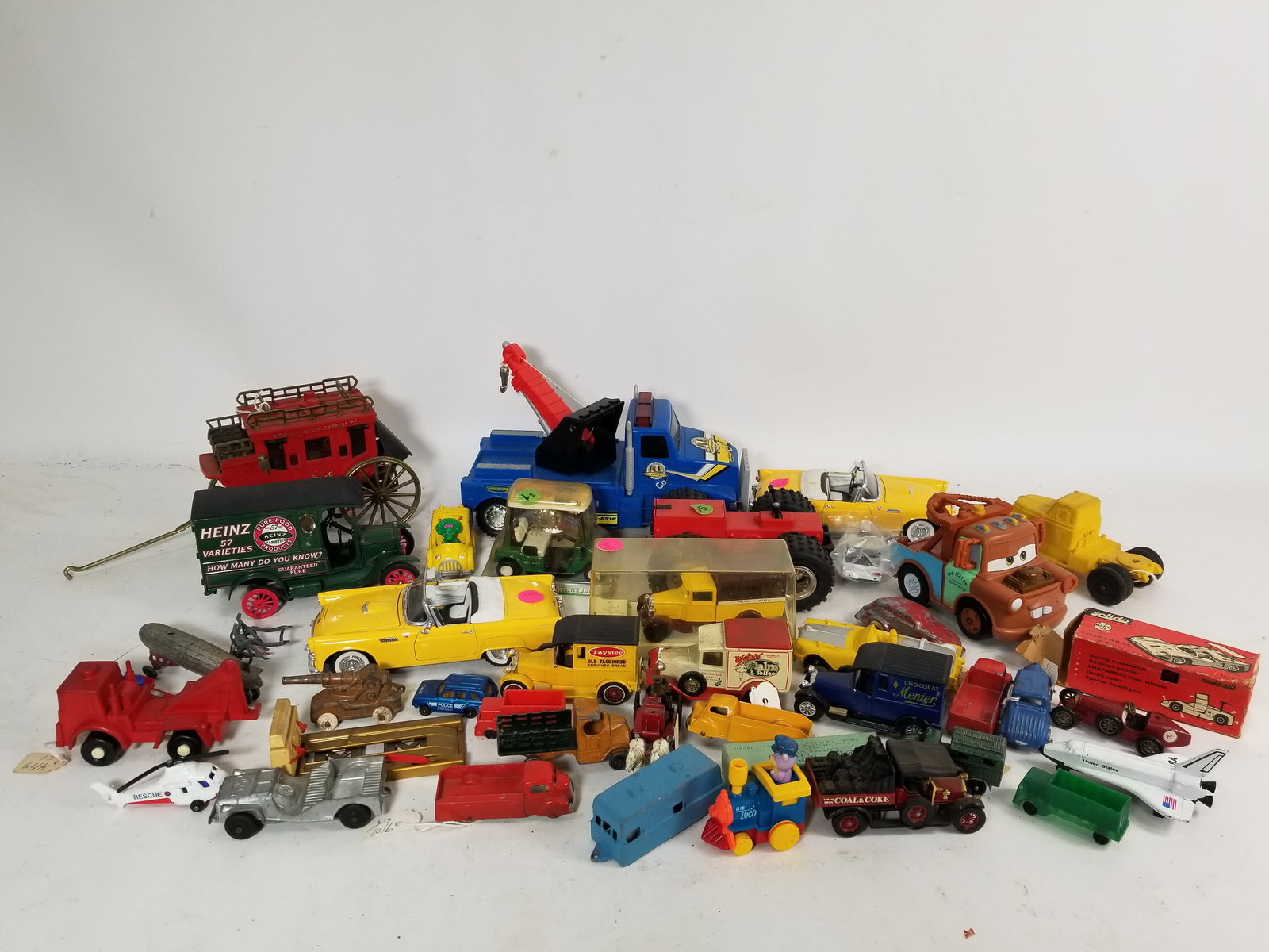 Assortment of Model and Toy Vehicles: Assortment of Model and Toy Vehicles Literature Brooks Auction – Online Auction Terms & Conditions Contact: (856) 694-2960 | info@brooks.auction READ BEFORE YOU BID: We want you to feel confiden