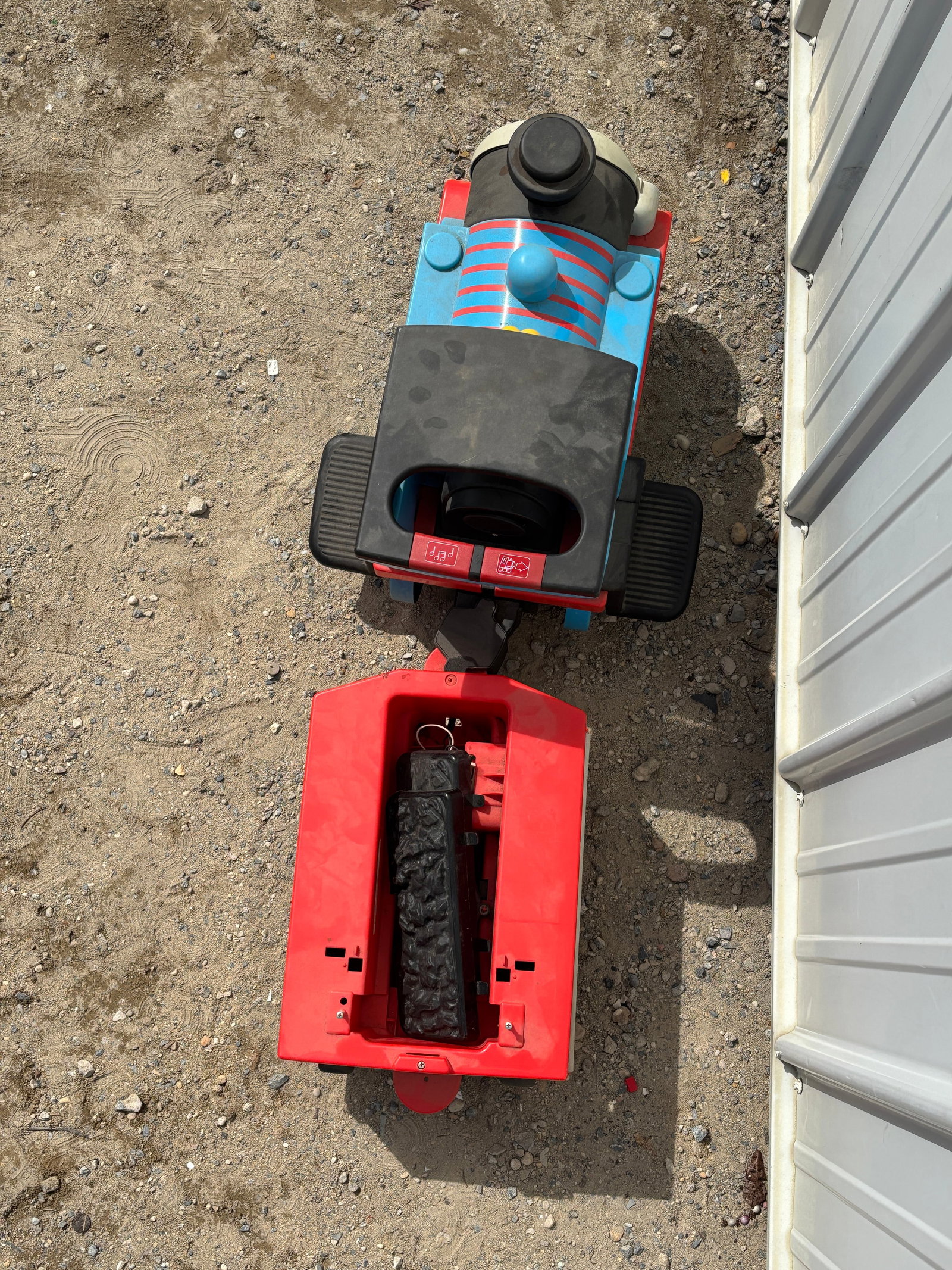 Thomas the Tank Engine Ride-On Train - 3