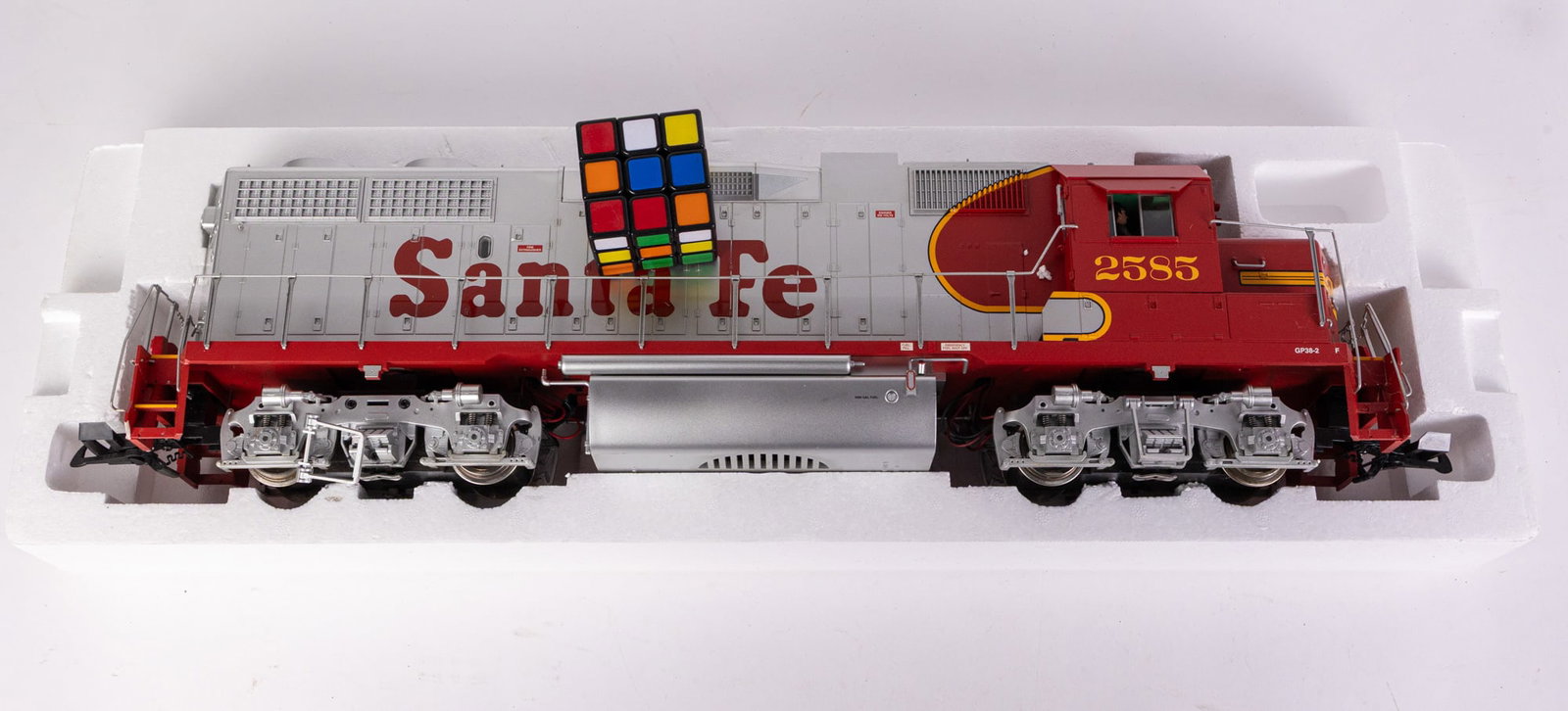 USA Trains Santa Fe EMD GP38-2 Locomotive Train Engine IOB - 5