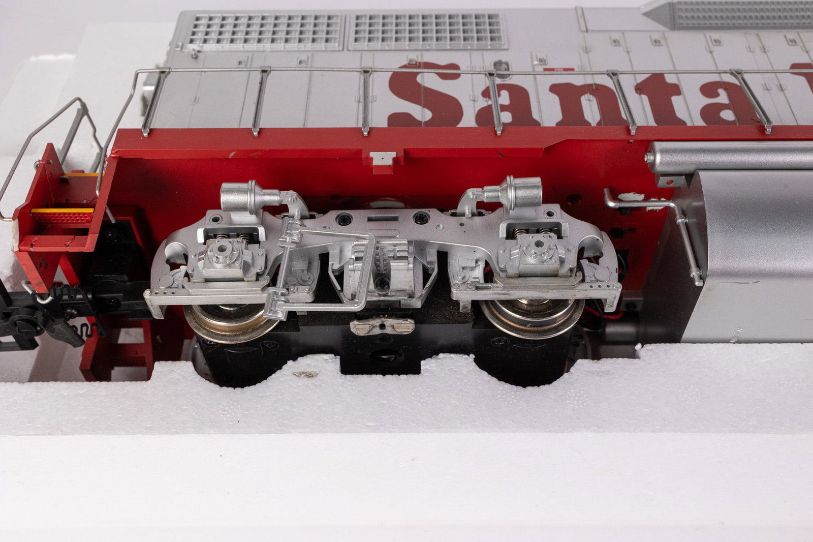 USA Trains Santa Fe EMD GP38-2 Locomotive Train Engine IOB - 9