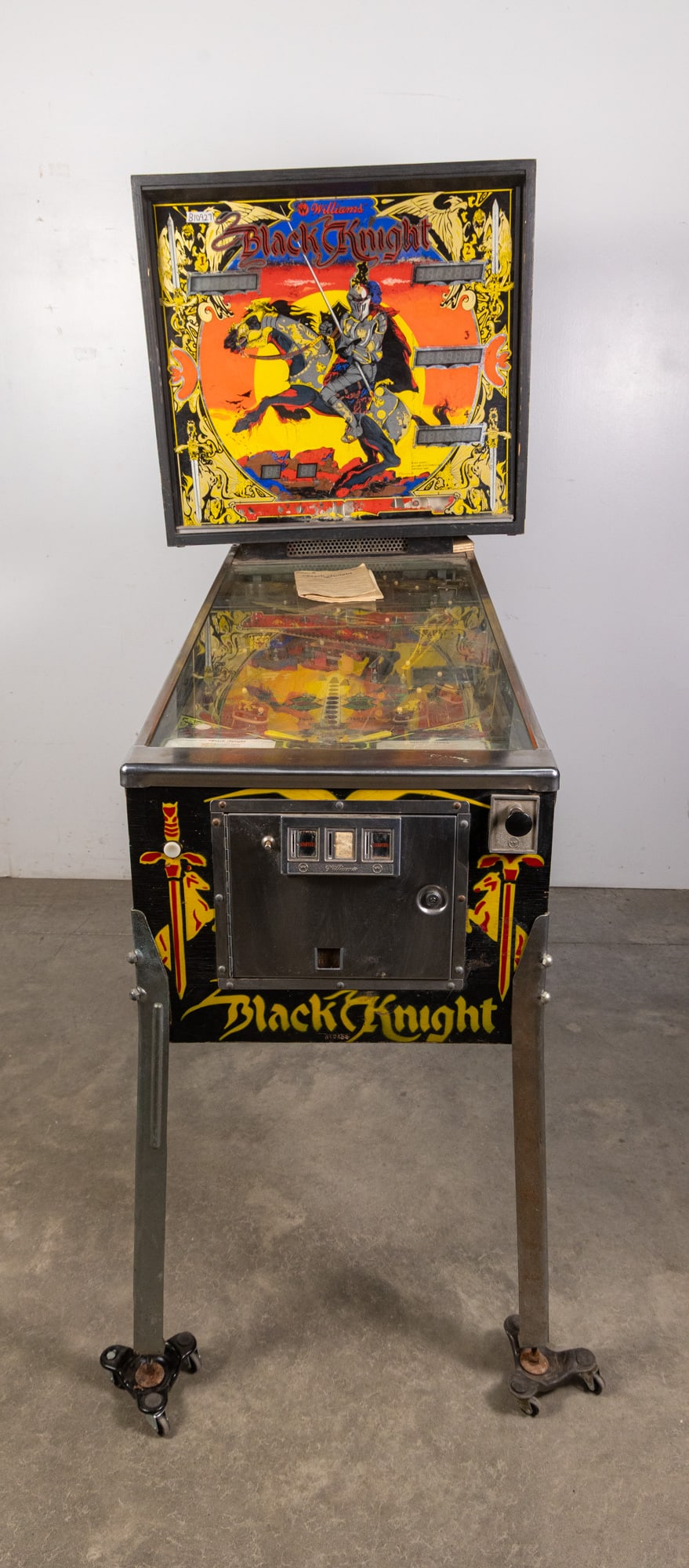 1980 Williams "Black Knight" Pinball Machine (1 of 19)