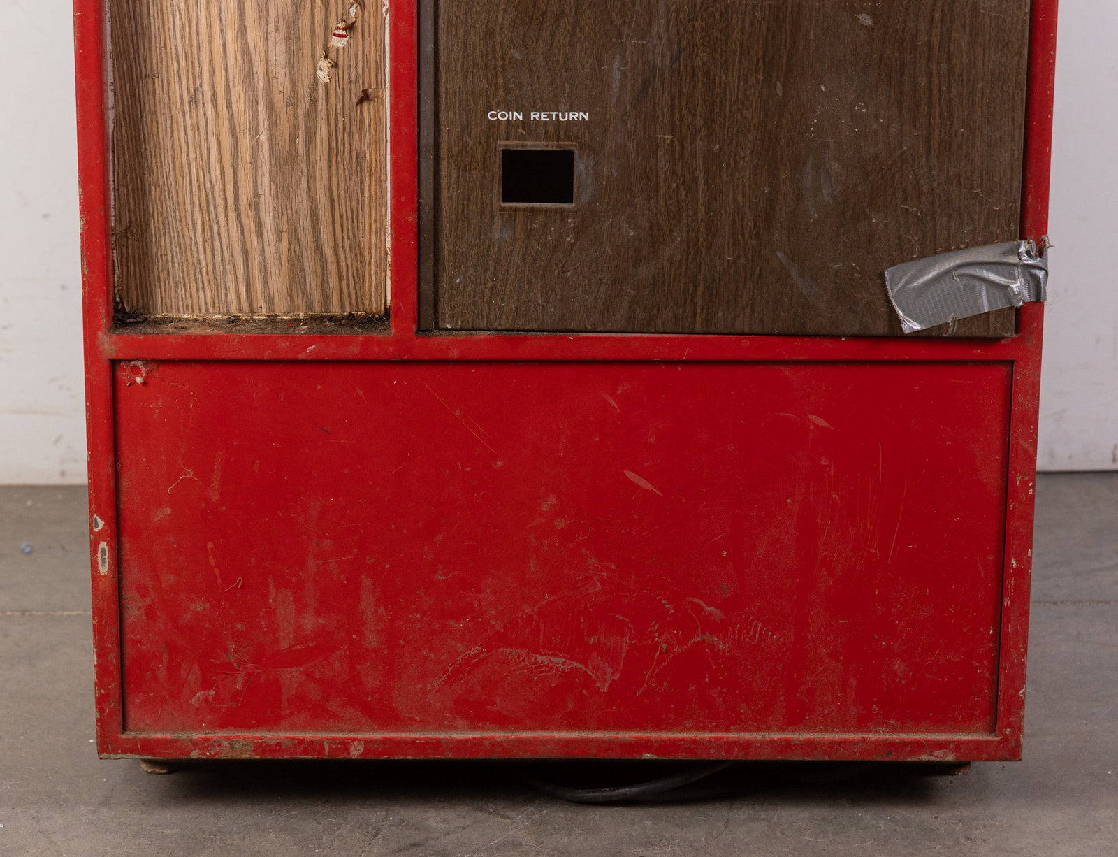 Vintage 1960's Coca Cola Vending Machine - 3