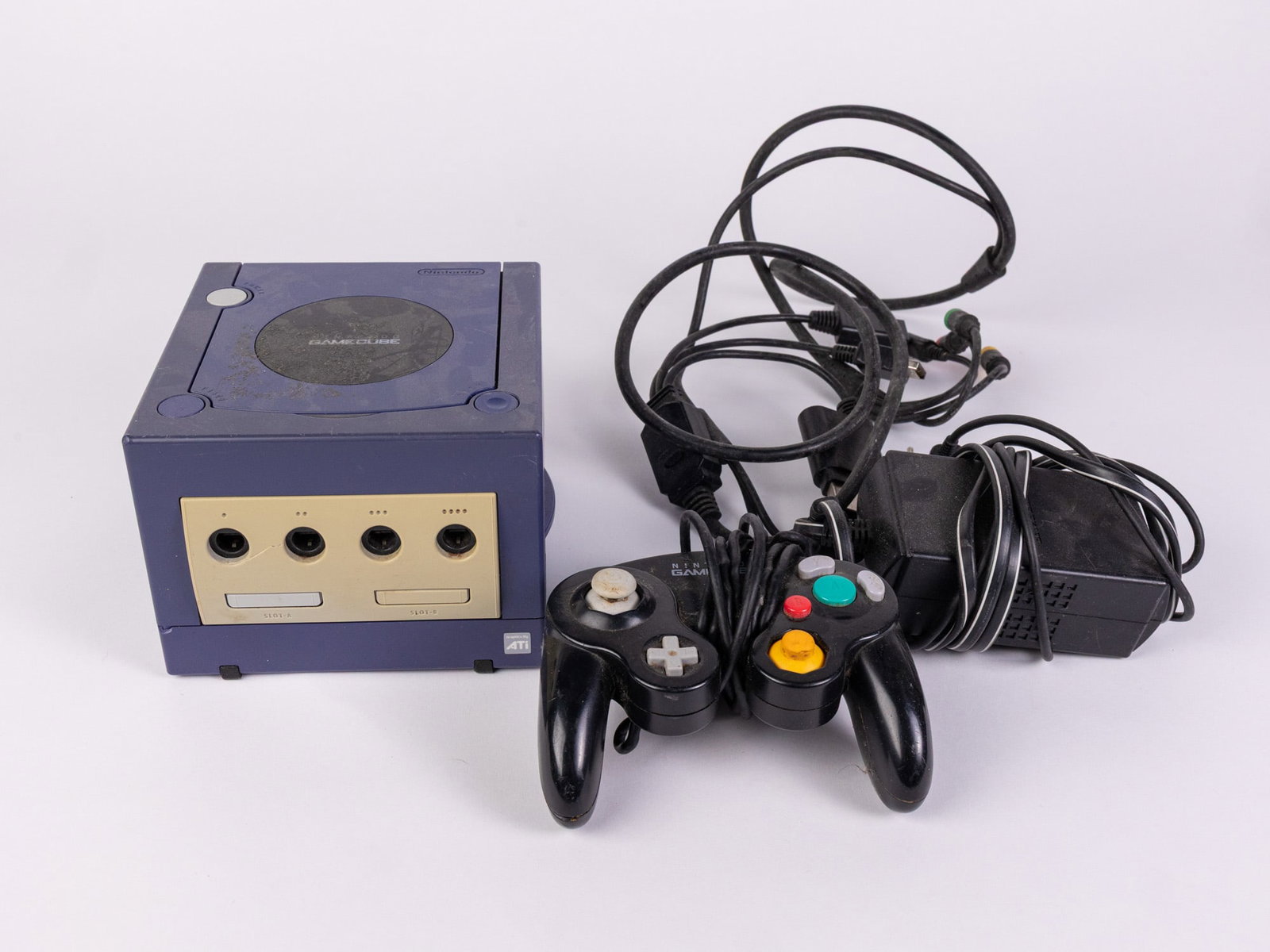 Nintendo Gamecube Indigo System [DOL-001] w/ Accessories (1 of 9)