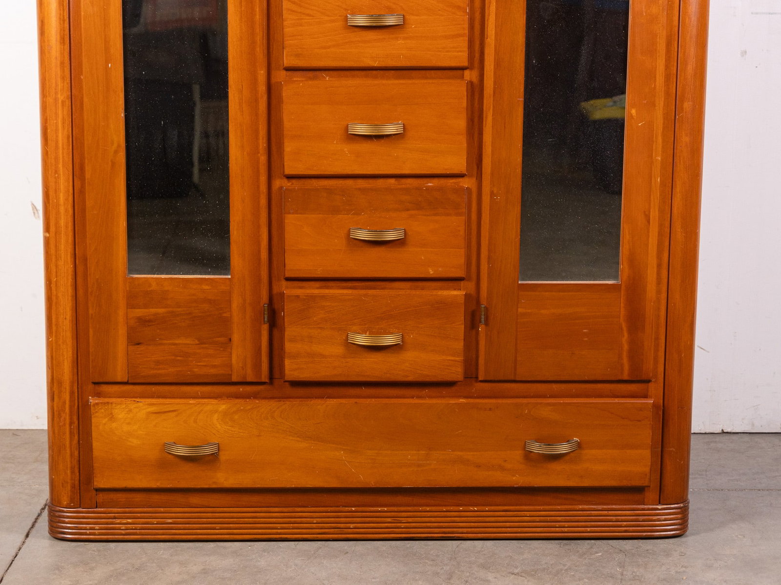 Vintage Wardrobe with Etched Mirror Detail - 4