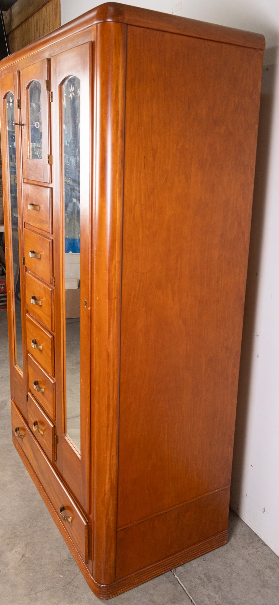 Vintage Wardrobe with Etched Mirror Detail - 7