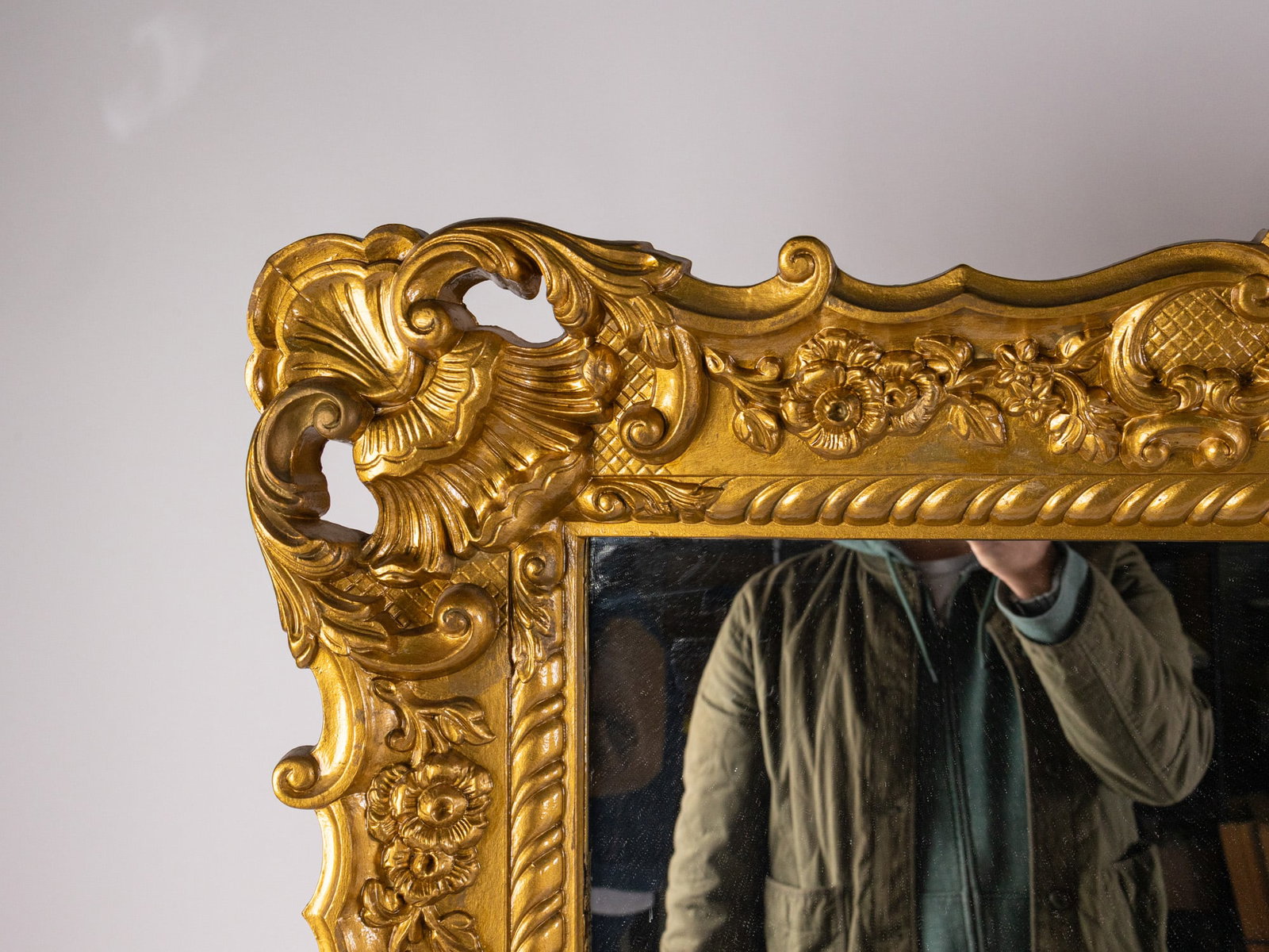 Antique Style Ornate Gold Toned Wall Mounted Mirror - 6