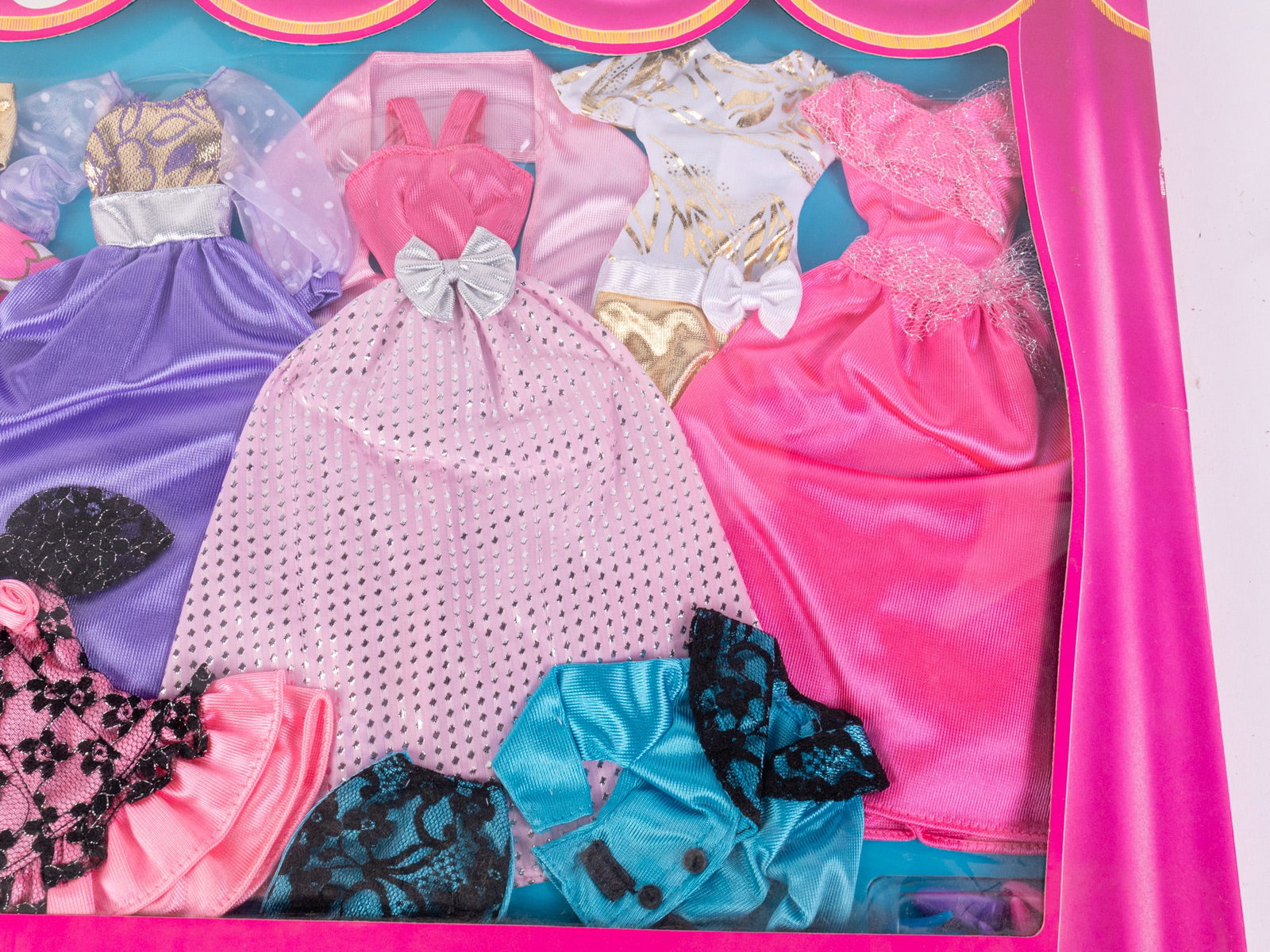 Barbie Evening Elegance Gift Set IOB - 4