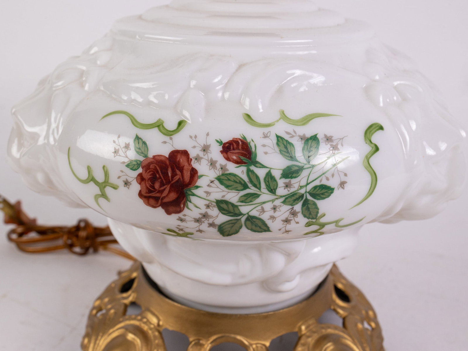 Vintage Lion's Face Cameo Molded Hurricane Lamp - 5