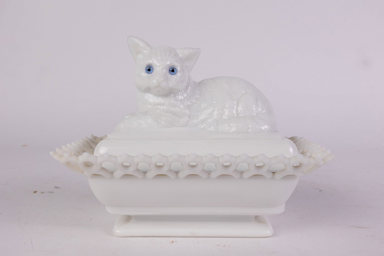 Vintage Milk Glass Cat Form Covered Dish: Vintage Milk Glass Cat Form Covered DishSize6" x 8" x 5"LiteratureBrooks Auction – Online Auction Terms & Conditions