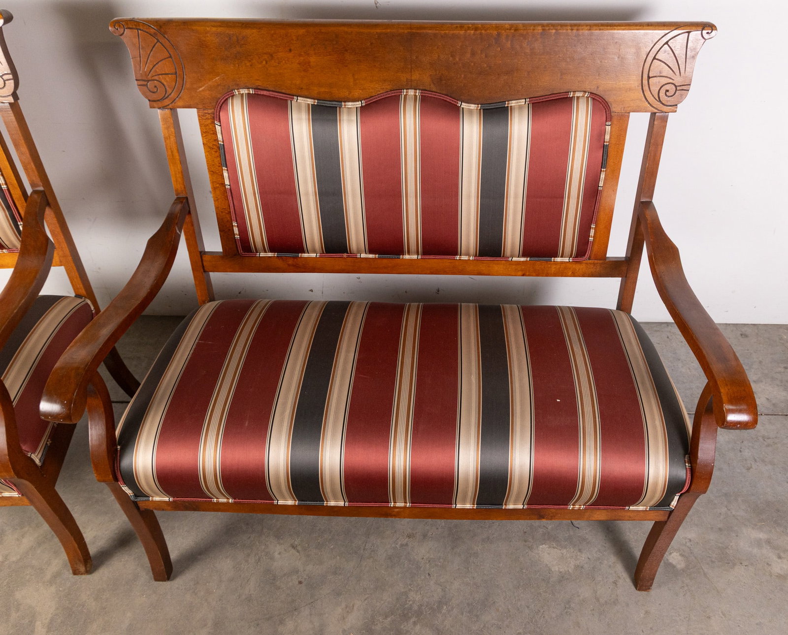 Two Victorian Style Pieces of Furniture - 5