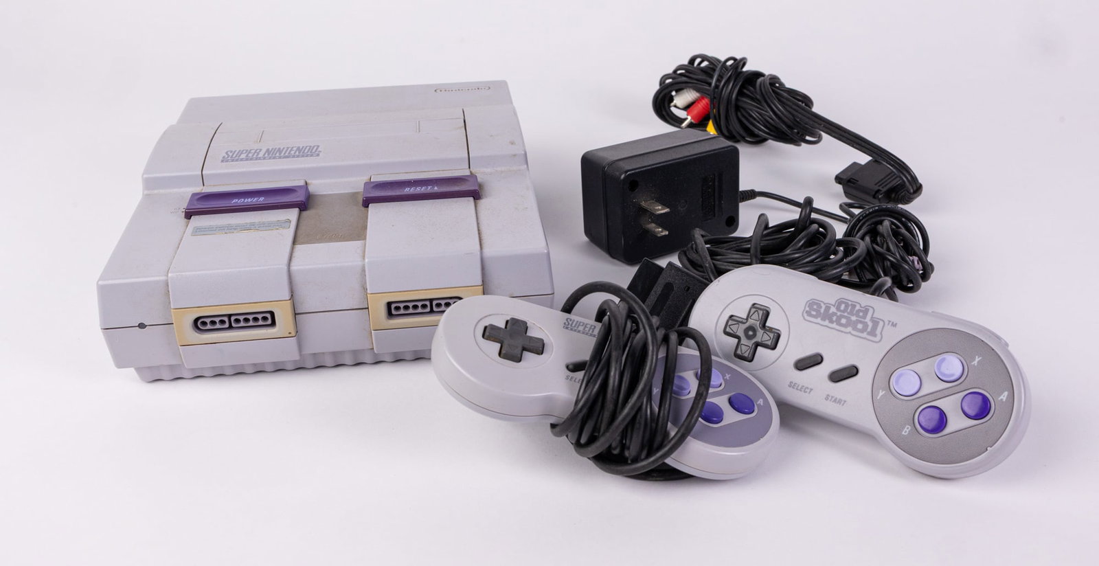 Nintendo SNES Console w/ Accessories (1 of 7)