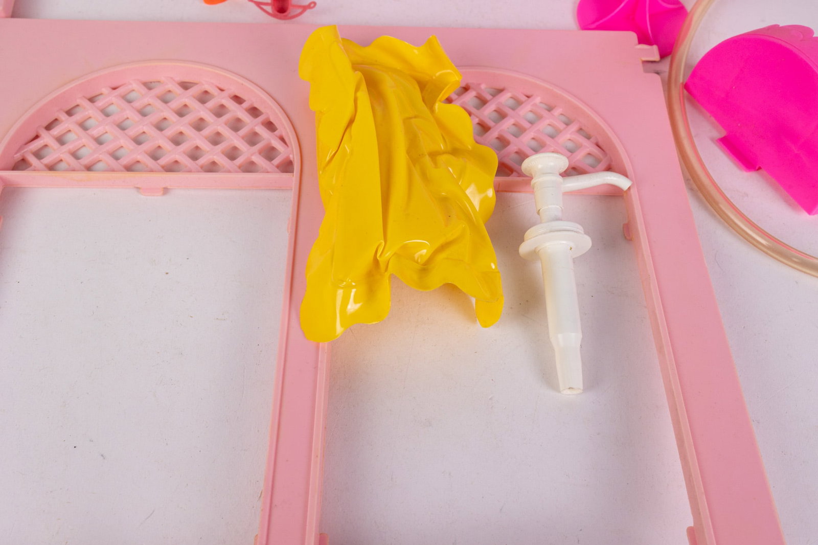 Vintage Barbie Bubble Bath & Dream Store Makeup Department IOB - 10